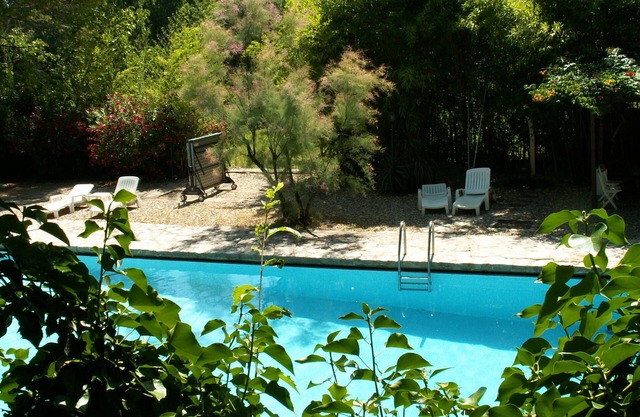 Mas sin vecinos, piscina privada y pista 2 hectáreas ajardinadas