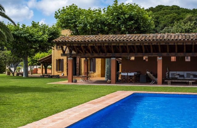 Masia Balís - esencia Mediterránea con vista al mar y piscina