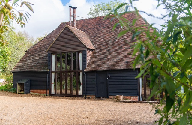Masketts Barn - sleeps 13 in period barn
