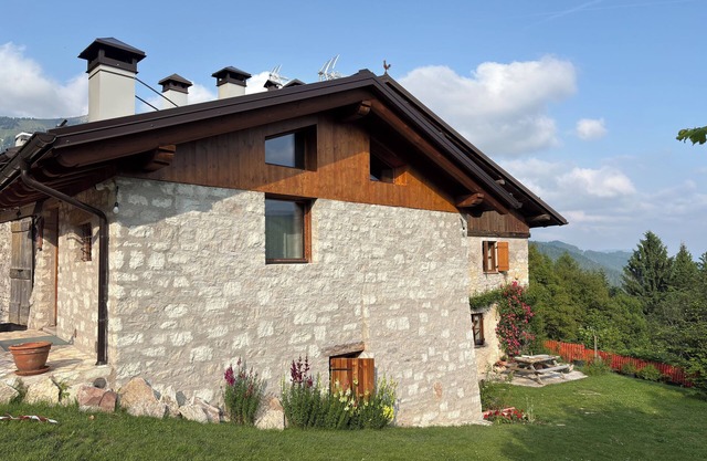 Modern and charming chalet in the heart of nature in Tesino