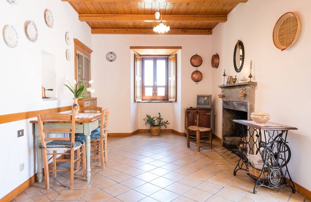 Masseria Acquasalsa Agnone Masseria en pietra Aia family apartment