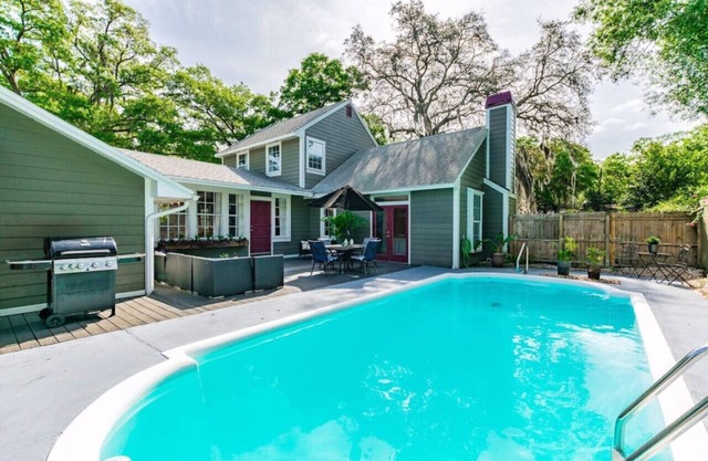 408A) Massive home with pool!