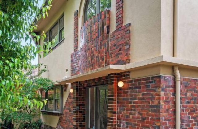 Massive Mitford! Large, Luxurious 1st Class 4 Bdrm