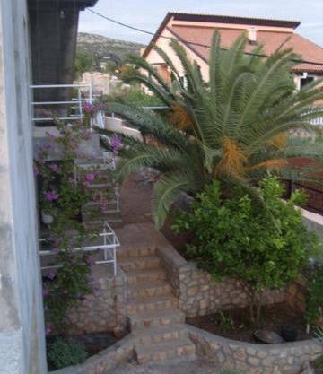 Mata Apartments