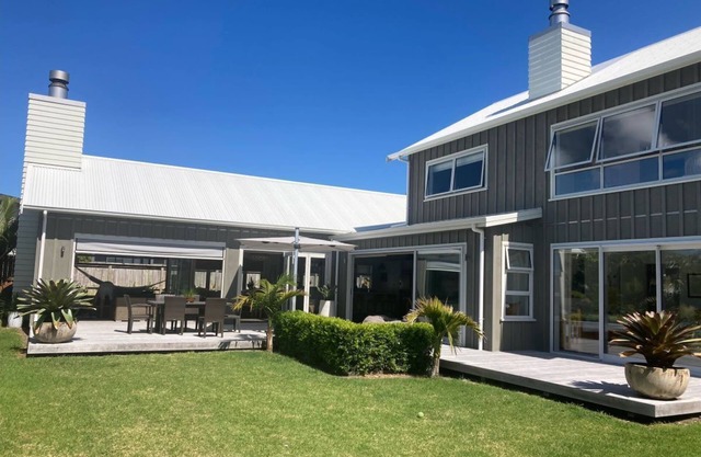 Matarangi Beach Retreat