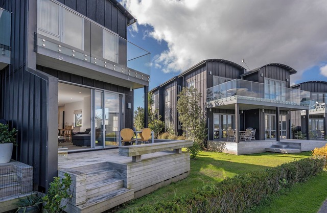 Matarangi Lakeview - Matarangi Holiday Home