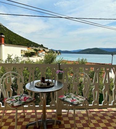 Matijaš Rooms - 20m from the beach