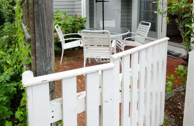 Un corto paseo a la playa privada de New Seabury y Popponesset Marketplace