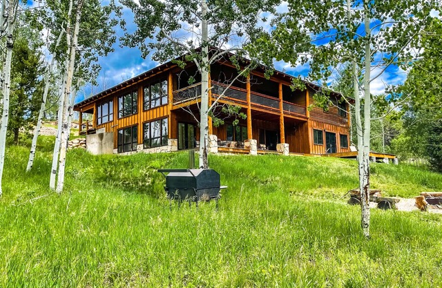 Maverick Hollow Getaway - Recreation Paradise Close to Steamboat