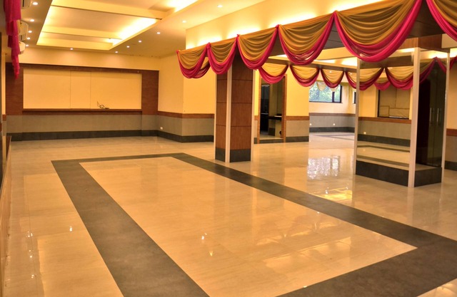 Max Hotels Prayagraj