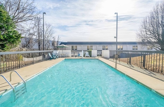Maximum Comfort! Comes w/ Free Parking, Pool, Short Drive to Coker Tire Museum!