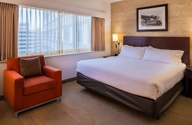 Maximum Comfort! w/ Complimentary Airport Shuttle Service, Pets are Welcome!