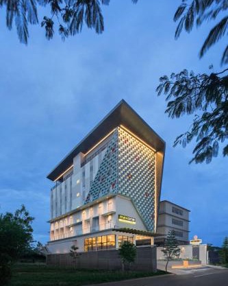 MaxOneHotels at Kota Harapan Indah-Bekasi
