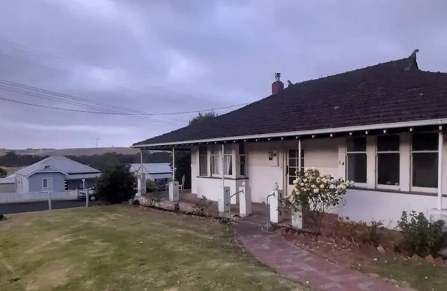 Maxwell Cottage - Casterton, VIC