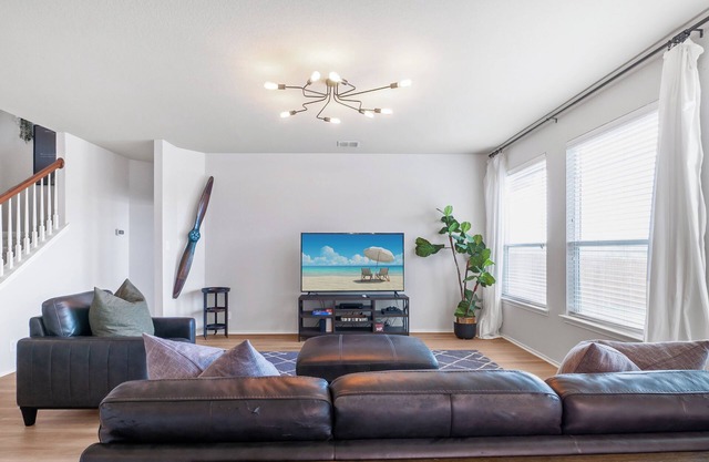 May 25' Reno ~Clean~ Poker-Pool-Ping Pong & More