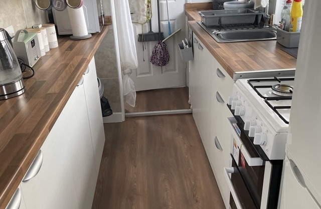 May Beach Cottage, Relaxing Stay With Sea Views