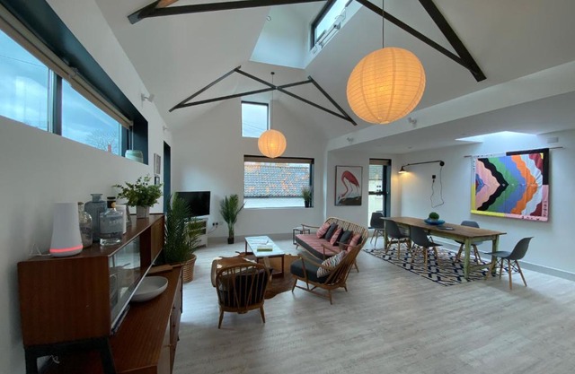 May Road, stylish townhouse