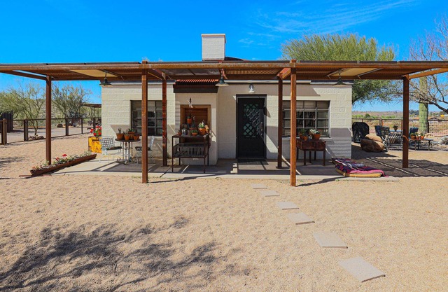May-Sept Summer Rental/Dog Friendly/Horse Stalls/Month to Month