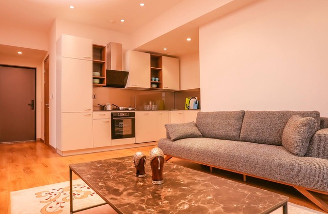 May Seven Service Apartment