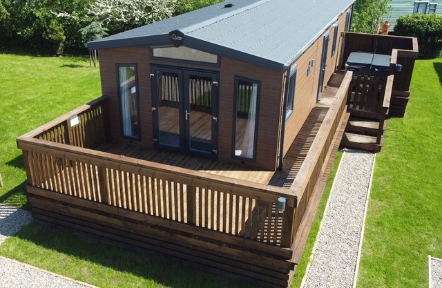 MAYFLOWER LODGE, pet friendly, character holiday cottage in Staithes