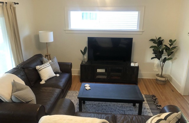 Mayo Discount! 3 blocks to Mayo, garage, fenced yard, large kitchen!