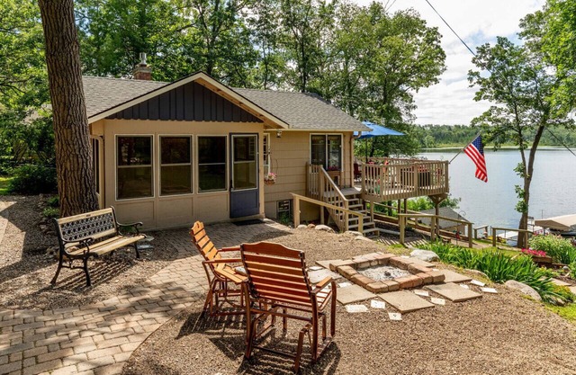 Mayo Lake Cottages