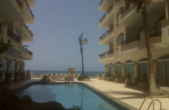 Condominio frente a la playa