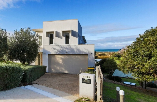Mazza By The Sea - Lakes Tyers Beach