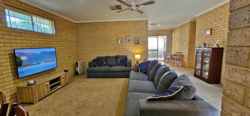 Mbale - Kalbarri, WA