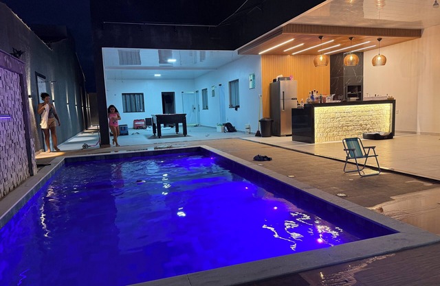 MC Style house in Salinas, PA, 8 beds and 4 suites