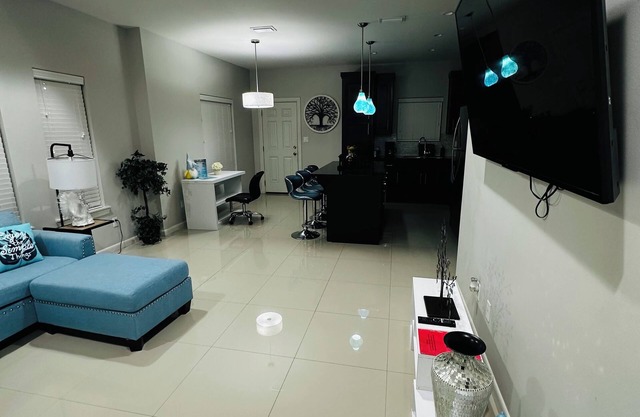 McAllen TX Apartment 2BR-2BA Patio, close Airport Shopping, Hospital
