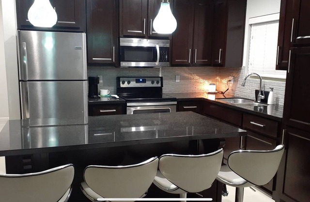 McAllen Tx Divine Apartment 2Bedroom-2Bath, Patio, close Airport, Shopping