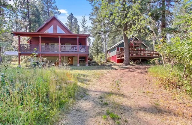 Mccall's Multiple Cabin Retreat for Larger Groups
