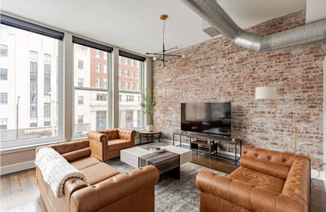 McOuat Place 3A - Luxury 1 Bed Downtown Indy Apartment Prime Location