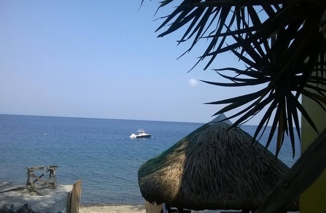 Meaco Hotel - Anilao