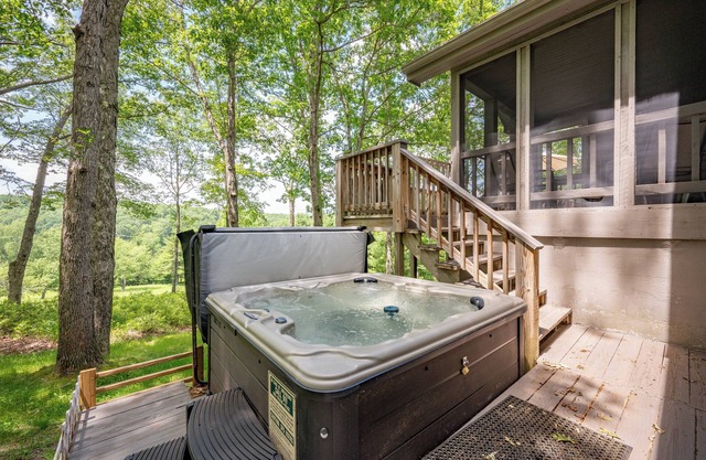 Meadow Lake View: Lake Access, Dogs Welcome, Secluded, Dock Slip!