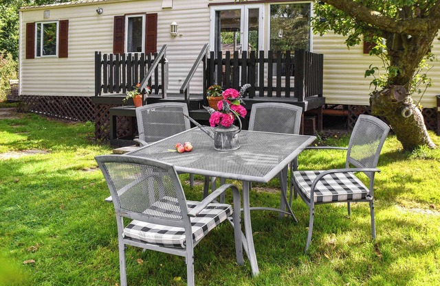 Meadow View Van - UK44667