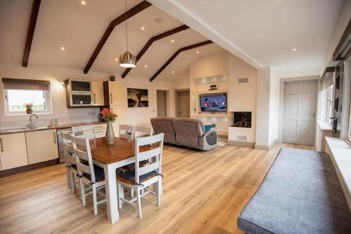 MEADOWLANE LODGE