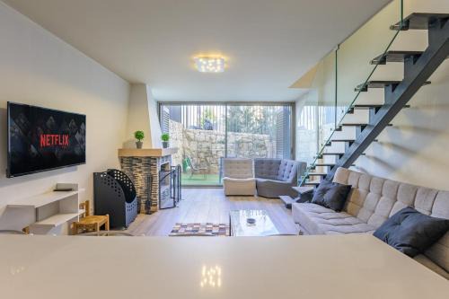 Meadows 2-BR in Tilal Assal