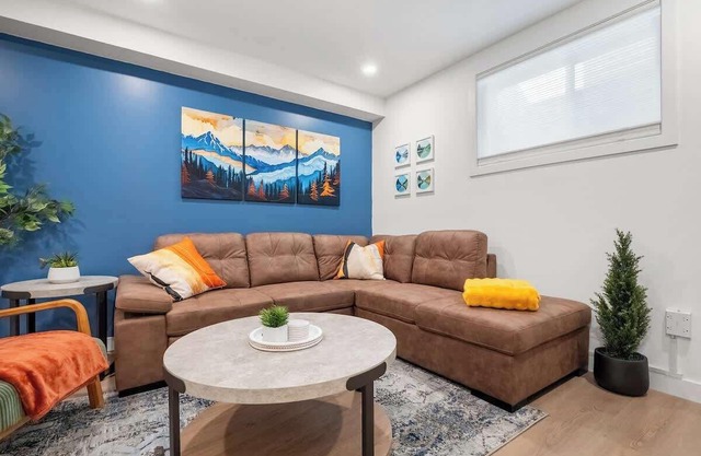Meadowstone Suite 3BD 3 TVs Near Spruce Meadows
