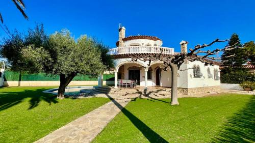MEDDAYS VILLA CAPRICHO