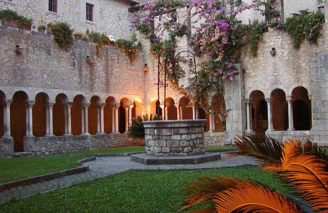 Villa medieval con piscina y gazebo en las murallas históricas - cerca de Roma Nápoles