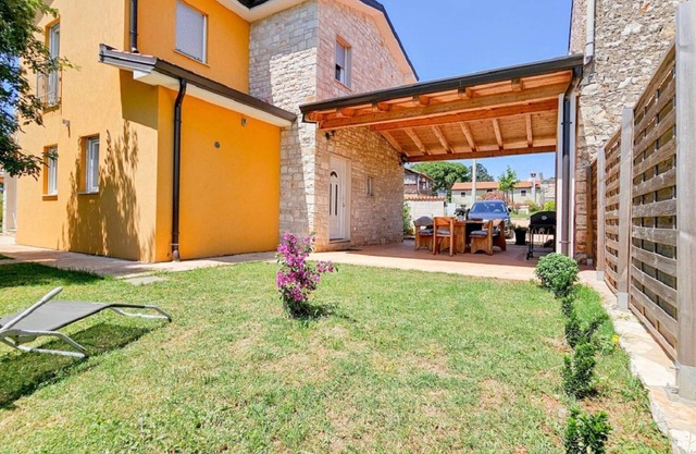 Casa de vacaciones mediterránea y apta para perros con gran jardín