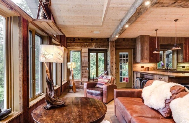 Meech Lake Lodge - Family Getaway