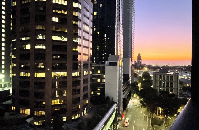 Mega Style Apartments Swanston Central
