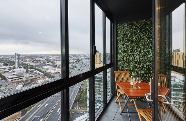 Mega Style Apartments The International