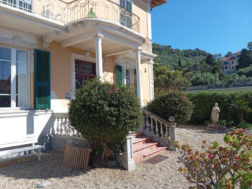 Meine Sonne Riviera, sea view apartment in historic villa