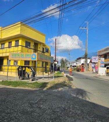 Mel's Place Batangas Unit 8 Two-Bedroom House w Free Parking WIFI Netflix Smart TV Fit to 4 Adults or kids