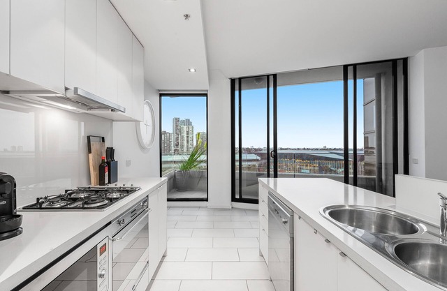 Melbourne Holiday Apartments Flinders Wharf