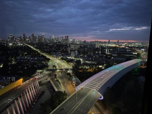 Melbourne skyline spectacular